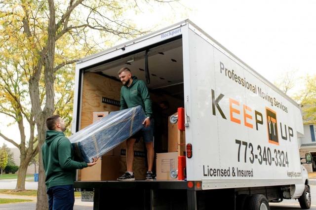 How Residential Movers Handle Local vs. Long-Distance Moves